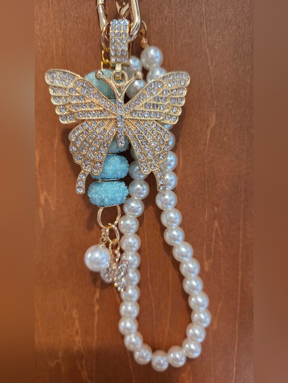 🦋 Dazzling Pearl & Rhinestone Butterfly Luxury Keychain / Purse Charm